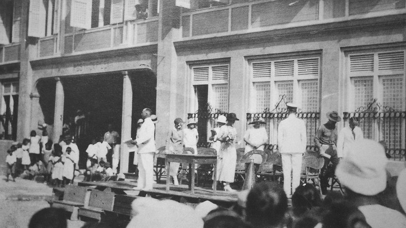 The post office dedication ceremony in Hagåtña in 1924 was a formal affair. Photo courtesy of Don Farrell.
