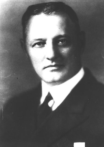 Young Willis W. Bradley