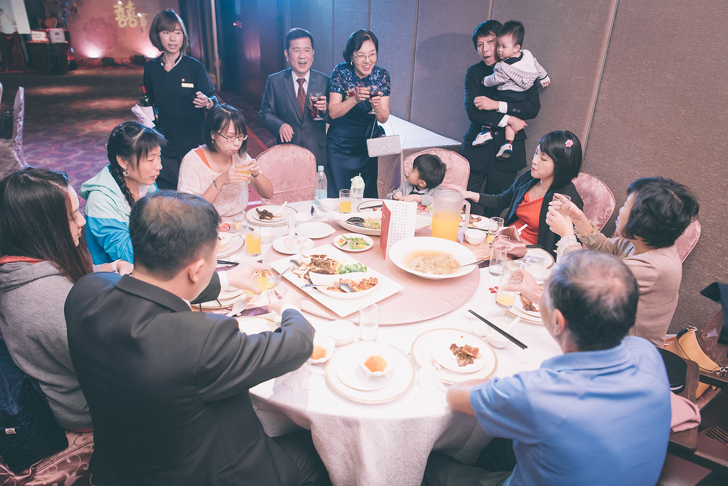 [婚禮攝影]奕安鈺雯 文定迎娶午宴@富信大飯店-最專業的團隊完成每場完美婚禮紀錄，拍的不只好更要快! #婚攝作品