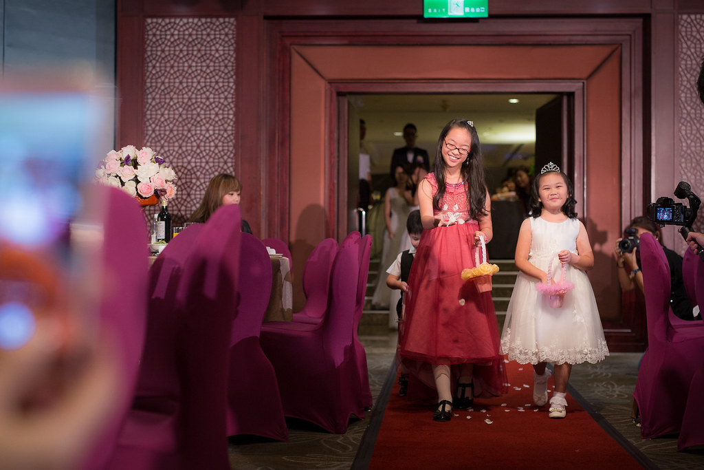 [婚禮攝影]昱勳娸汝 迎娶晚宴@台北遠企飯店-最專業的團隊完成每場完美婚禮紀錄，拍的不只好更要快! #婚攝推薦