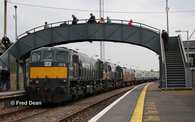 Irish Rail 075 + 082 in Ballyhaunis.