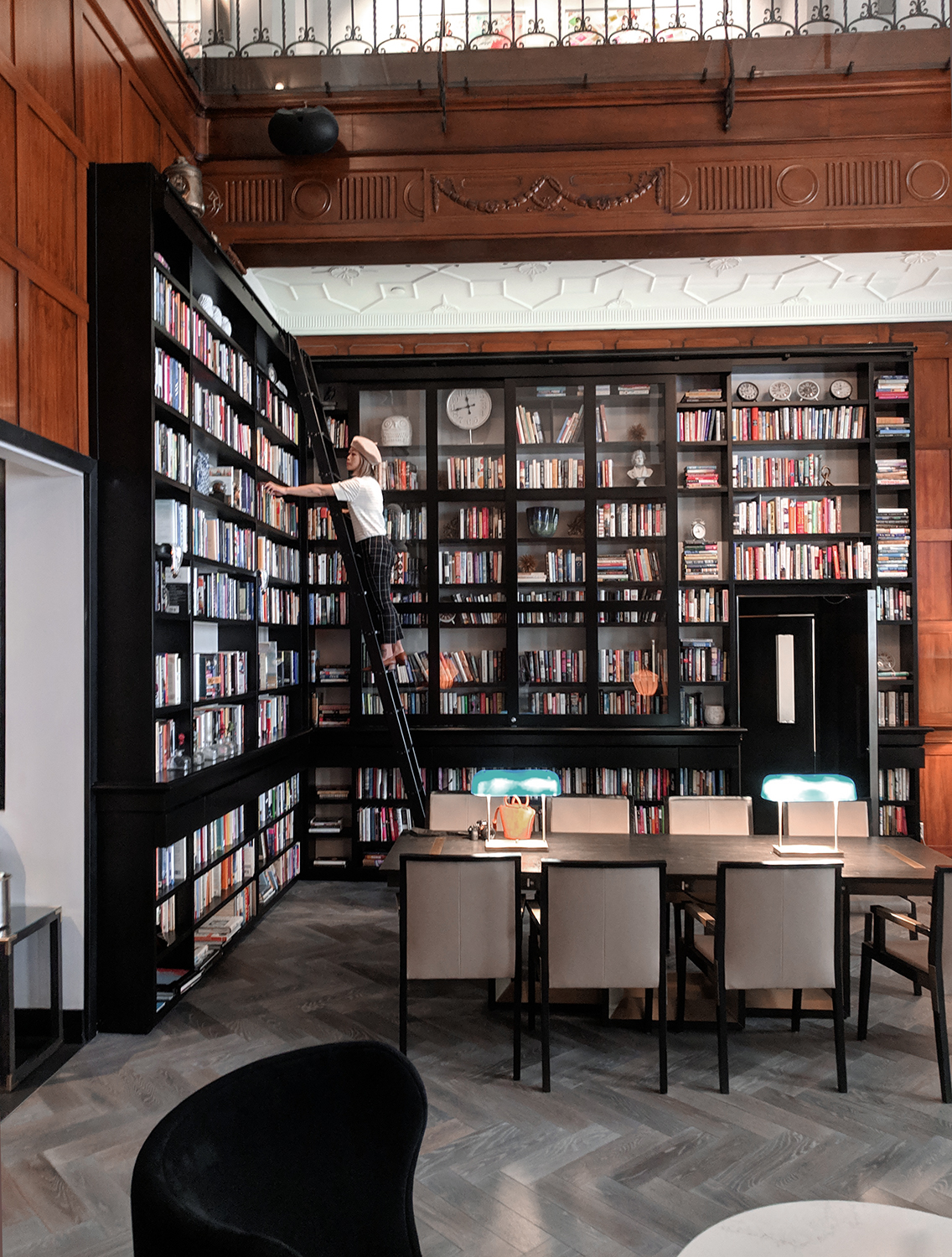10portland-heathman-hotel-library-books-travel