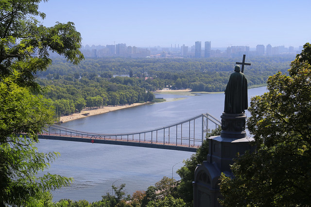 Saint Vladimir monument overlooking the Dnjepr river