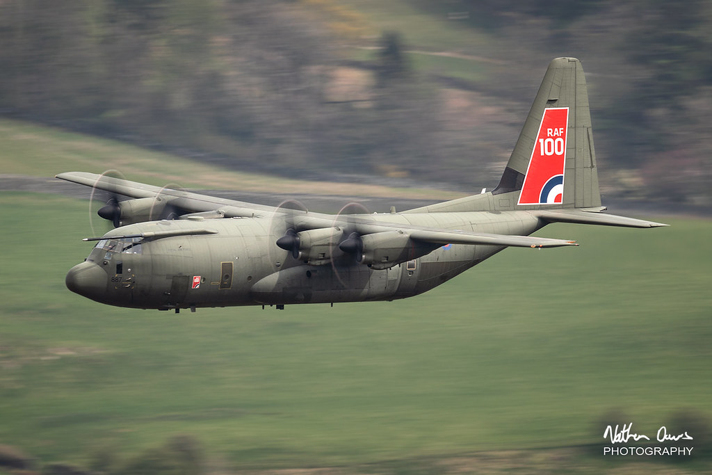 RAF Hercules ZH887 low level in Northern England