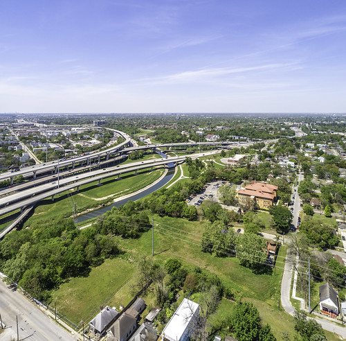 dji harriscounty houston texas aerial buildings downtown image photo photograph skyline f45 mabrycampbell march 2019 march272019 20190327downtowncampbelldji0008pano 88mm ¹⁄₁₀₀₀sec 100 24mm