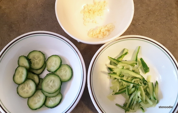  Minced garlic, cucumber rounds, grated cucumber