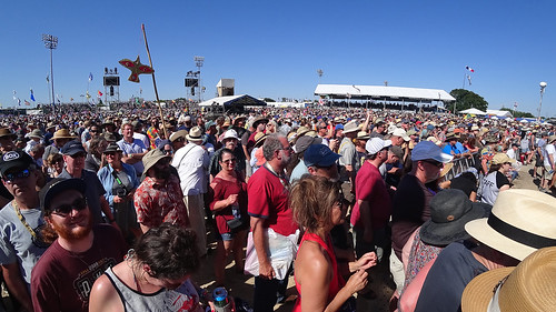 Acura Stage audience on Day 2 of Jazz Fest - 4.26.19. Photo by Charlie Steiner.
