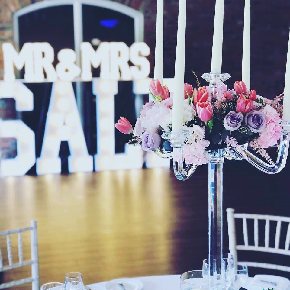 Stunning table decoration ideas. A candelabra is a very elegant way of adding ambience to the day. Shown perfectly here @colshaw_hall_cheshire 😍😍😍 . . #parsleyandsageflorist #stokeontrentflorist #cheshireweddings #cheshire