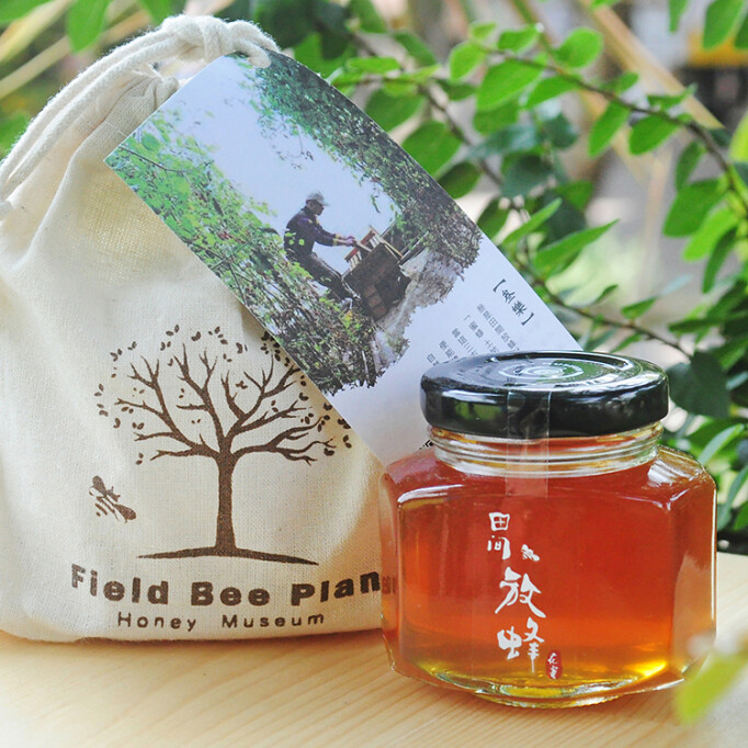購買本土生產的蜂蜜，可省下運送貨物的碳足跡、嚐到當地植物的特殊風味。照片來源：蜜蜂故事館。