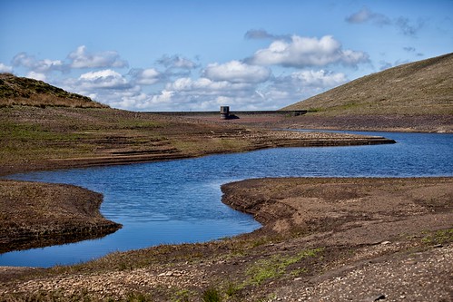 readycondeanreservoir reservoir water bluesky clouds pumphouse landscape lancashire lane grass hills outdoor outside northwest england denshaw 50mm canoneos5dmarkii fantastic50mm canon may12th2019