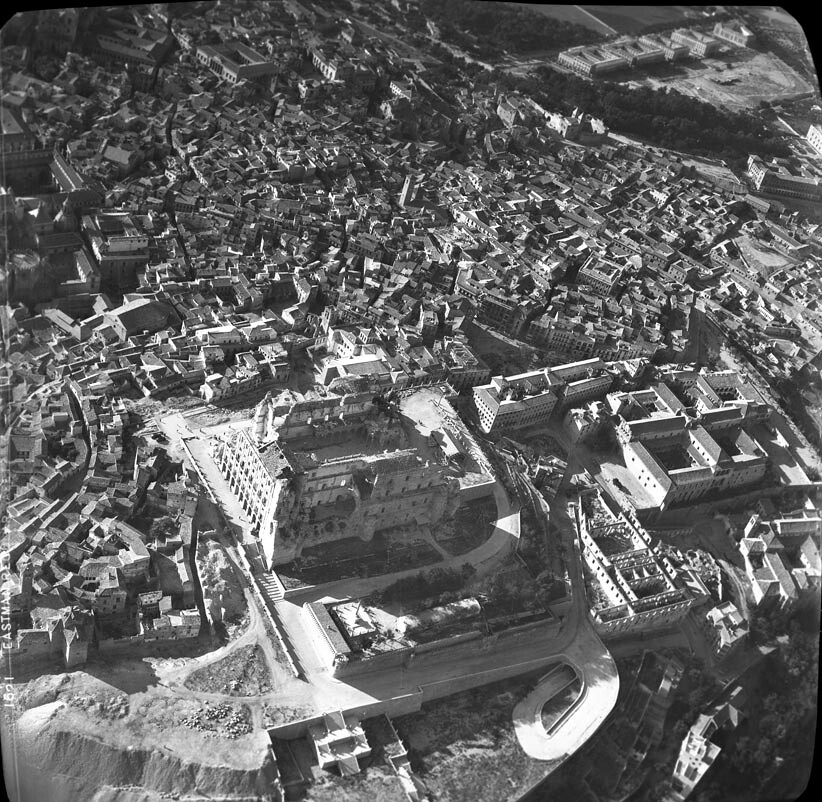 Foto aérea de Toledo tomada entre 1953 y 1955. Fondo Trabajos Aéreos y Fotogramétricos, S. A. (TAF) © Arxiu Nacional de Catalunya, Generalitat de Catalunya