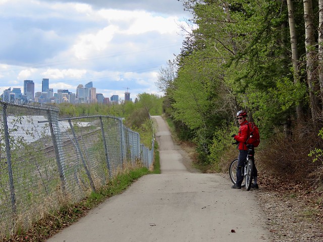 Bow River Cycle Loop, including Edworthy Park, Prince's Island Park, and Bowness Park - We head downtown from Edworthy Park