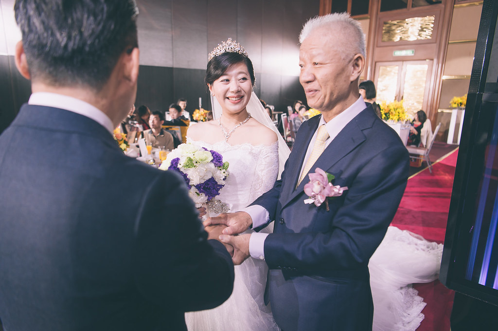 [婚禮攝影]鶴齡雅倫 幸福喜宴@六福皇宮-最專業的團隊完成每場完美婚禮紀錄，拍的不只好更要快! #婚攝