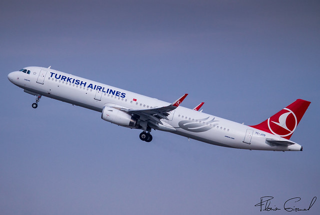 Turkish Airlines Airbus A321 TC-JTD