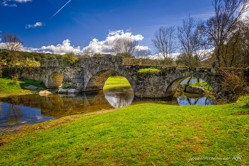 Puente romano de tres ojos