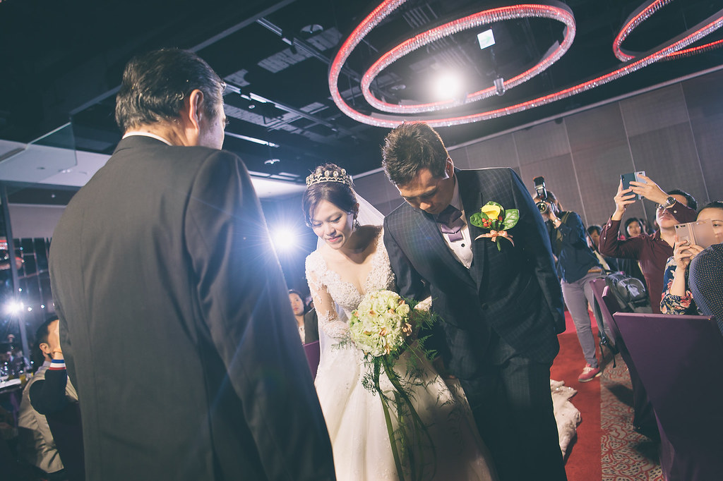 [婚禮攝影]弼琦懿文 文定午宴@中和華漾飯店-最專業的團隊完成每場完美婚禮紀錄，拍的不只好更要快! #婚禮攝影