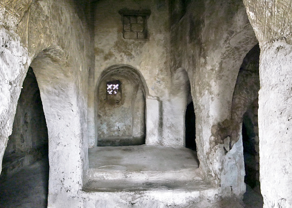 ventana arcos nave interior Sinagoga de Yefren Libia 06