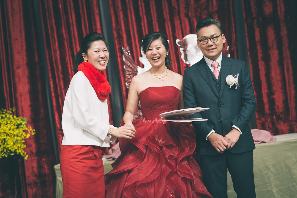 [婚禮攝影]鶴齡雅倫 幸福喜宴@六福皇宮-最專業的團隊完成每場完美婚禮紀錄，拍的不只好更要快! #婚攝