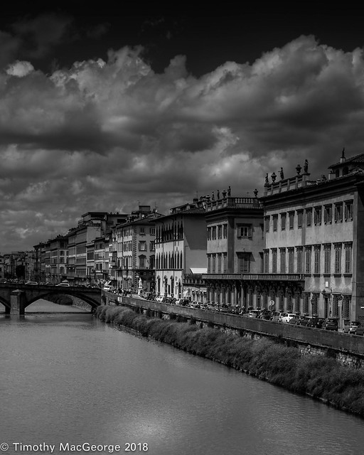 Along the Arno in Florence-bw.jpg