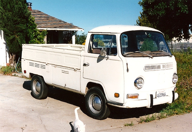 Volkswagen Transporter: Our 1970 VW single-cab pickup, 3/4 front view