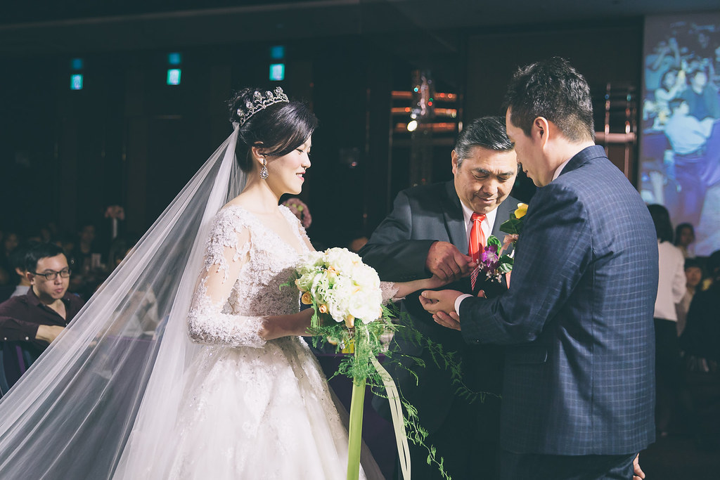 [婚禮攝影]弼琦懿文 文定午宴@中和華漾飯店-最專業的團隊完成每場完美婚禮紀錄，拍的不只好更要快! #婚攝