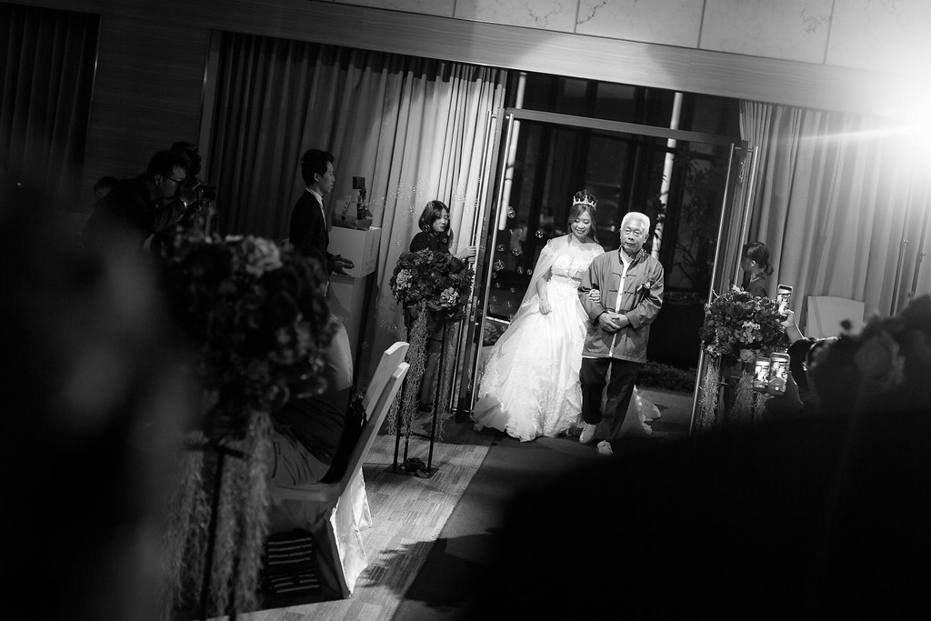 [婚禮攝影]信誠虹萱 文定迎娶晚宴@白金花園酒店-最專業的團隊完成每場完美婚禮紀錄，拍的不只好更要快! #台北婚攝