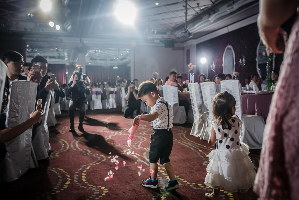 [婚禮攝影]書賢伊廷幸福喜宴@大直典華-最專業的團隊完成每場完美婚禮紀錄，拍的不只好更要快! #婚攝