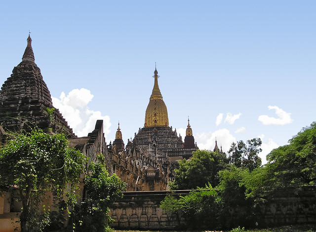 exterior Pagoda y Templo Ananda en Anando Patho Bagan Myanmar Birmania 17