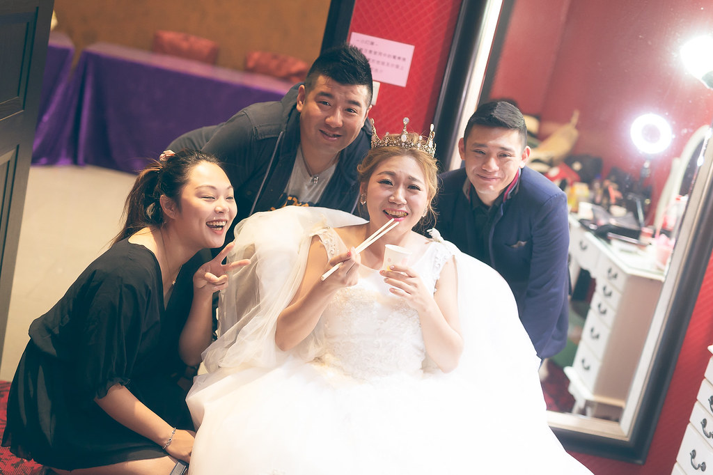 [婚禮攝影]奕維婉如 文定迎娶午宴@雙岩龍鳳城-最專業的團隊完成每場完美婚禮紀錄，拍的不只好更要快! #婚禮拍立得