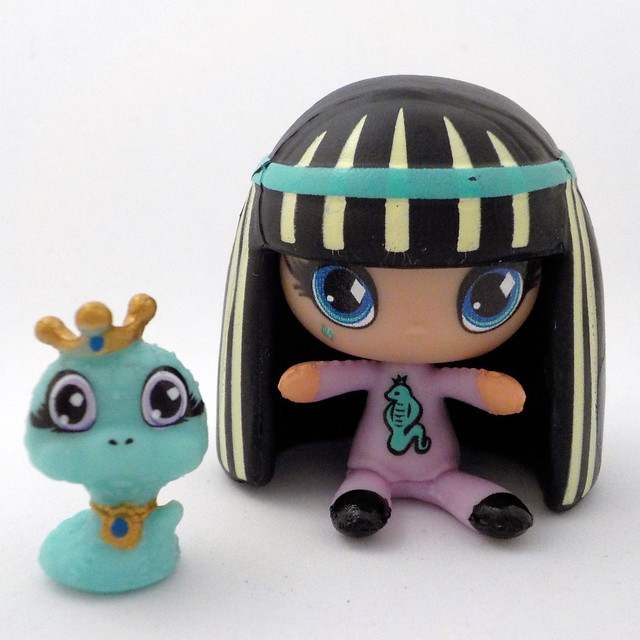 MH mini figures -- Cleo with pet snake Hissette