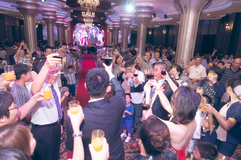 [婚禮攝影]佐呈詠丞 結婚喜宴@台中女兒紅-最專業的團隊完成每場完美婚禮紀錄，拍的不只好更要快! #婚攝推薦
