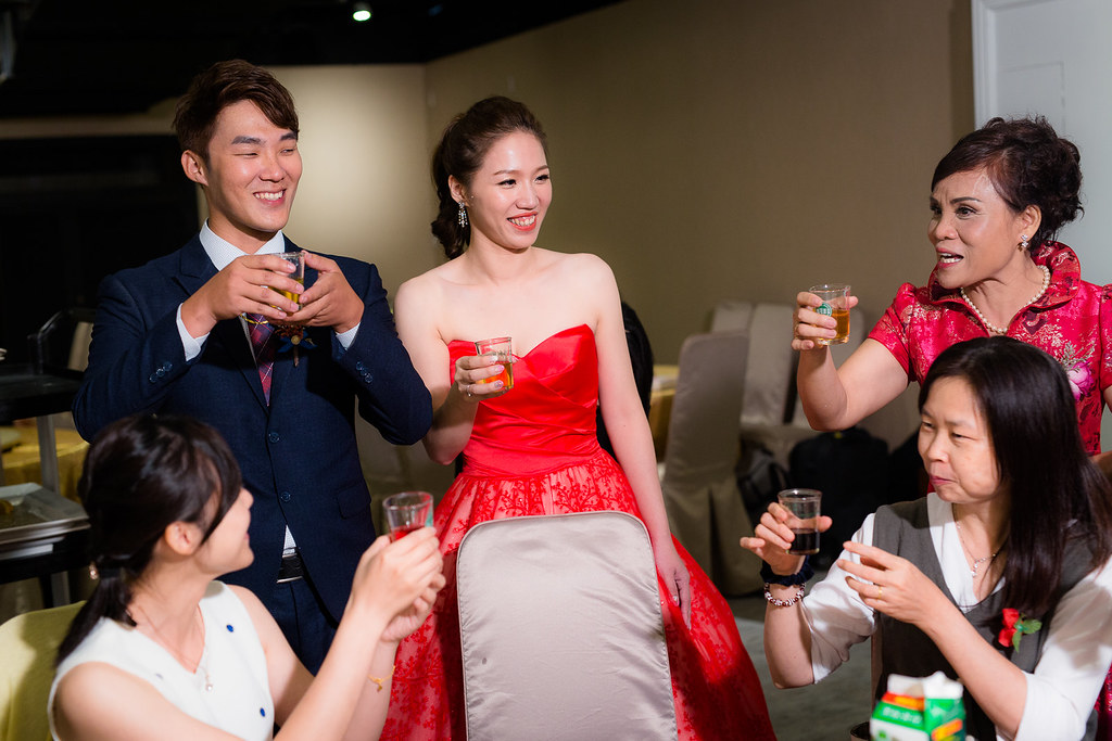 [婚禮攝影]君霖郁屏 文定迎娶午宴@苗栗天廚海鮮樓-最專業的團隊完成每場完美婚禮紀錄，拍的不只好更要快! #台北婚攝