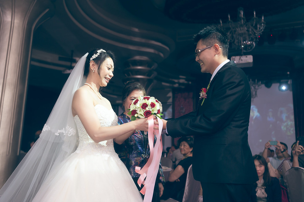 [婚禮攝影]佐呈詠丞 結婚喜宴@台中女兒紅-最專業的團隊完成每場完美婚禮紀錄，拍的不只好更要快! #婚攝作品