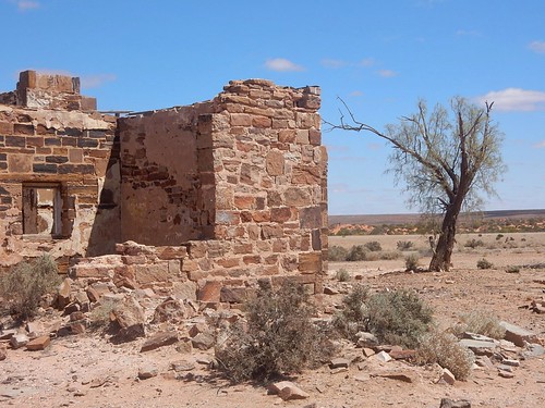 woomera bluestone ruin heritage cottage arid