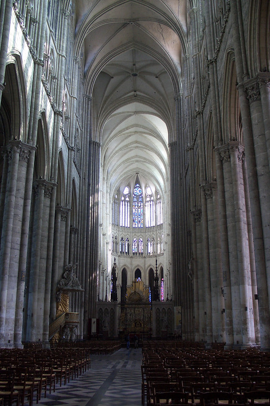 Центральный неф Амьенского собора, Амьен, Франция