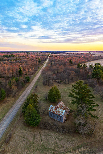 tree trees house old road roads sunset sky horizon light green sunsets tin roof rusty spring wisconsin plover drone dji mavic 2 pro uav photography nature landscape art explore adventure travel midwest forest woods country rural