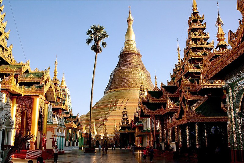 shwedagon-pagoda-daytime-yangon-myanmar