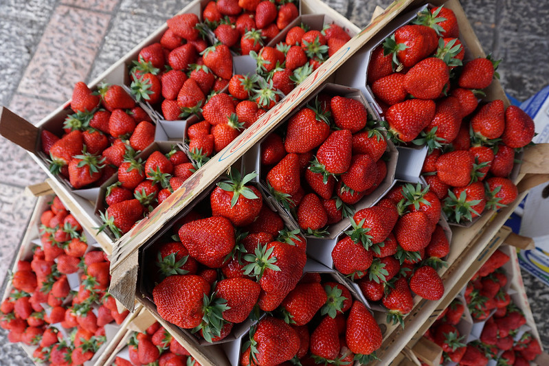 Kotor market strawberries