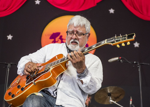 Lawrence Sieberth featuring Fareed Haque at the Jazz Tent during Jazz Fest day 3 on April 27, 2019. Photo by Ryan Hodgson-Rigsbee RHRphoto.com