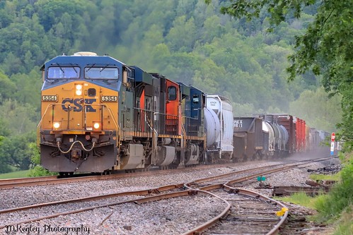 railroad railfan csx csxq692 railfanning femalerailfan freighttrain canadiannational clinchfield appalachianmountains