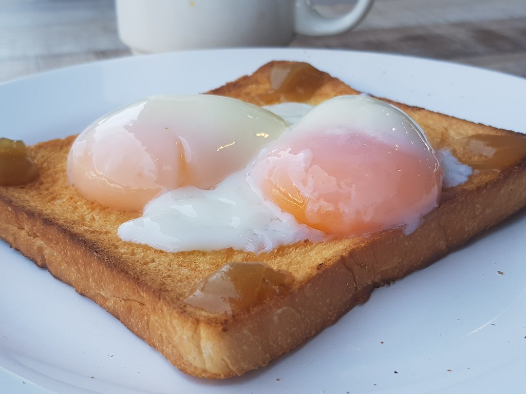 Roti Canai Telur Goyang : Gerai ini buka setiap hari, namun waktu