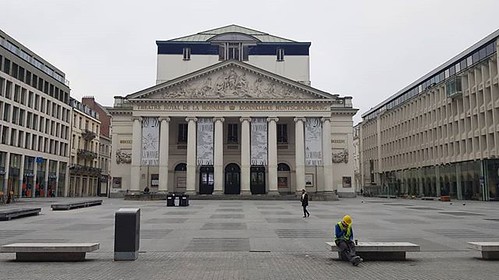 'Same technician, different day' - # #Brussels #Belgium #Monnaie #Munt #opera #people #Bruxelles #Brussels #Belgique #Belgie #bruxellesmabelle #hellhole #visitbrussels #welovebrussels #Samsung #igersbelgium #igersbrussels