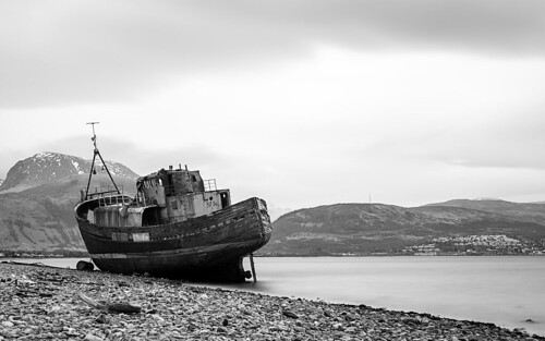 corpach shipwreck ship wreck lochlinnhe fortwilliam beach shore water mountains