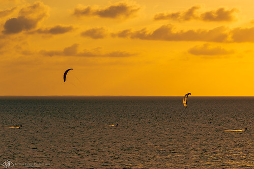 ilce7m3 wind kitesurfing sunrise sonyalpha water longbay orange sonya7 sonya7iii kiteboard providenciales yellow kiteboarding horizon clouds ilce7m3k turksandcaicos ocean kitesurf sony sonya7m3