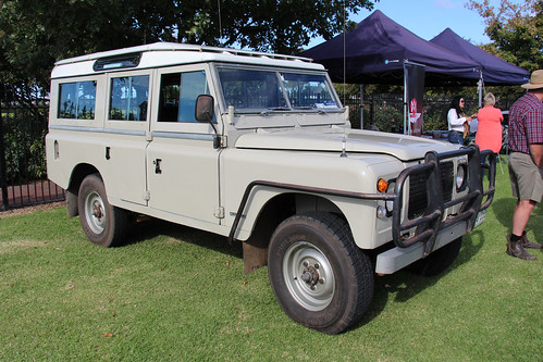 1982 Land Rover Stage 1 V8 110 Safari Roof | by Cars Down Under