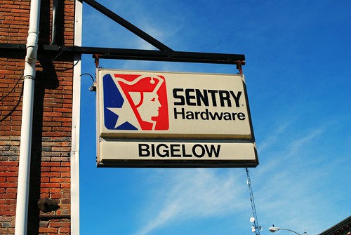 illinois il midwest unitedstates usa unitedstatesofamerica sign sentryhardware hardware store winchesteril winchesterillinois winchester