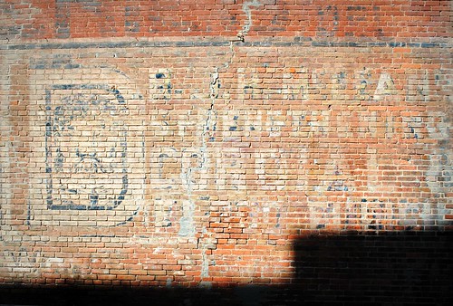 illinois il midwest unitedstates usa unitedstatesofamerica ghost ghostsign sign wall brick faded mcleansstrengtheningcordialandbloodpurifier winchesteril winchesterillinois winchester