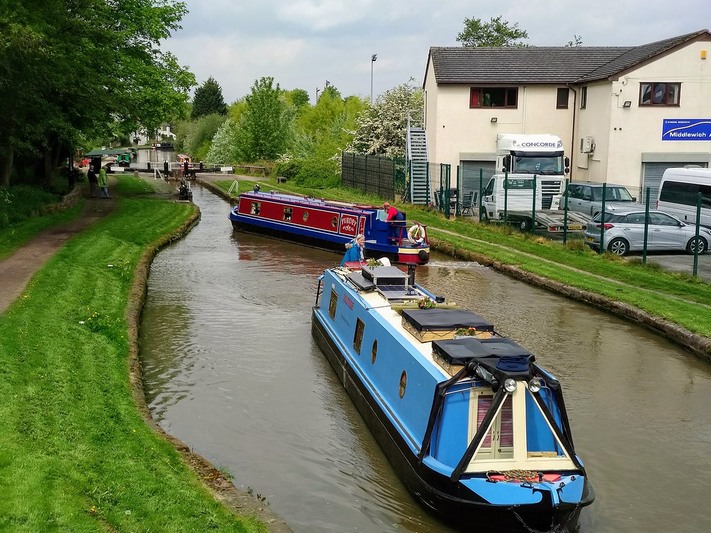 Narrowboat activity along the canal in Middlewich