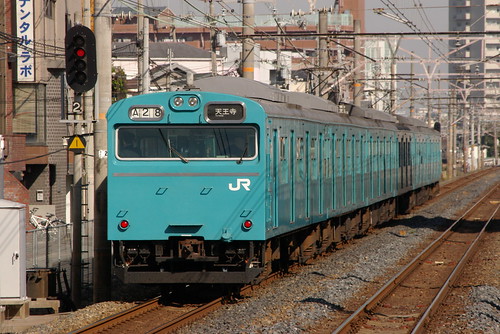 JR West 103 series (Hanwa Line, higher cockpit) in Sakai-shi.Sta, Sakai, Osaka, Japan / Nov 12, 2008