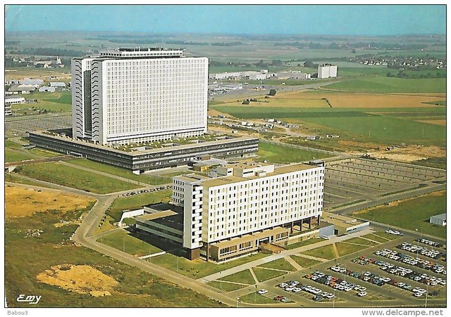 57 Caen -  le centre François Badesse et le centre hospitalier universitaire (CHU